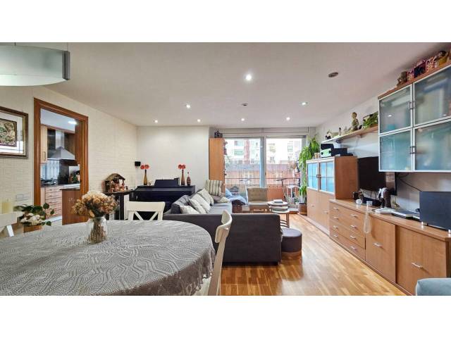 Piso en Venta en Arístides Maillol en La Maternitat i Sant Ramon