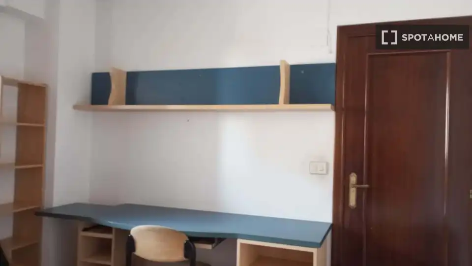 Bedroom of Flat for share in Zaragoza  with Air Conditioner, Terrace and Furnished