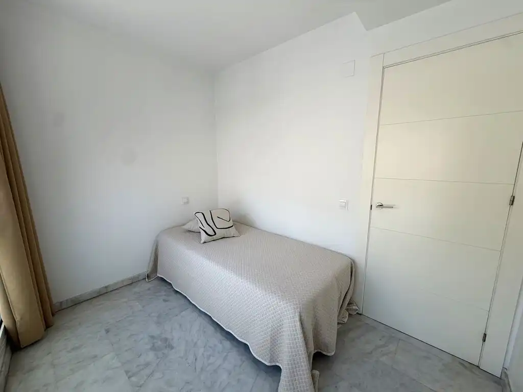 Dormitori de Apartament en venda en Málaga amb Terrassa
