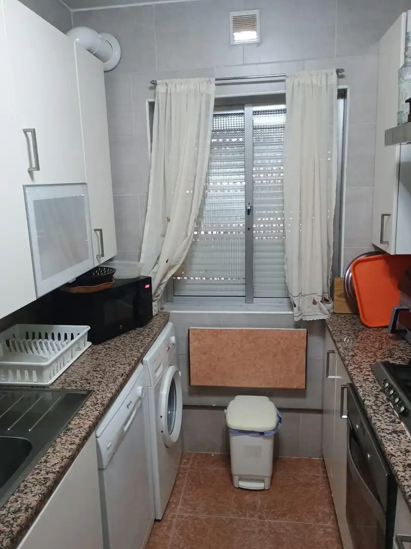 Cuina de Pis en venda en Mairena del Aljarafe amb Jardí privat, Terrassa i Balcó