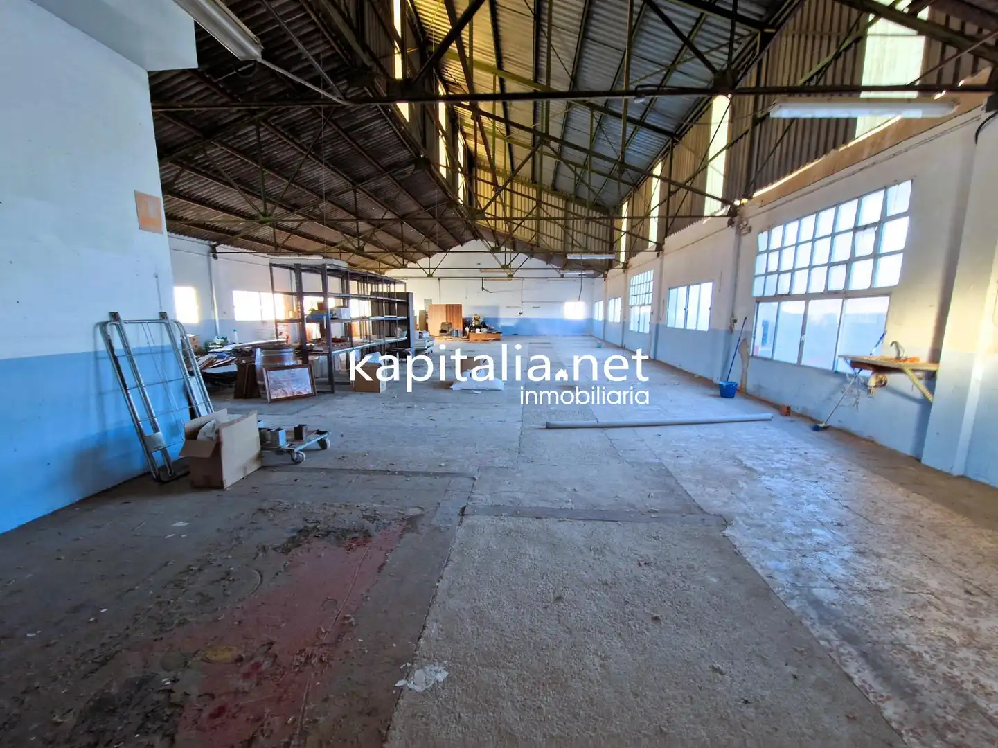 Fabrikhallen zur Miete in L'Olleria