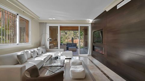 Foto 2 de Apartament en venda a 23 Cl Osa Mayor, Los Naranjos, Marbella
