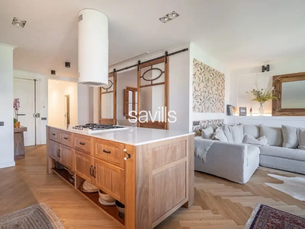 Cuina de Apartament en venda en Barcelona amb Aire condicionat, Terrassa i Forn