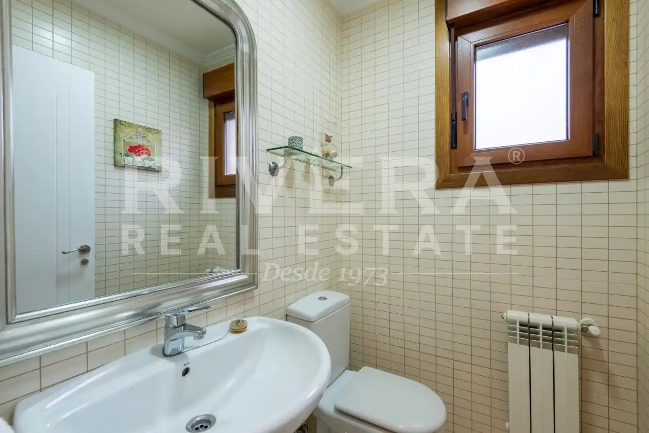 Baño de Casa o chalet en venta en Sanxenxo con Calefacción, Jardín privado y Parquet