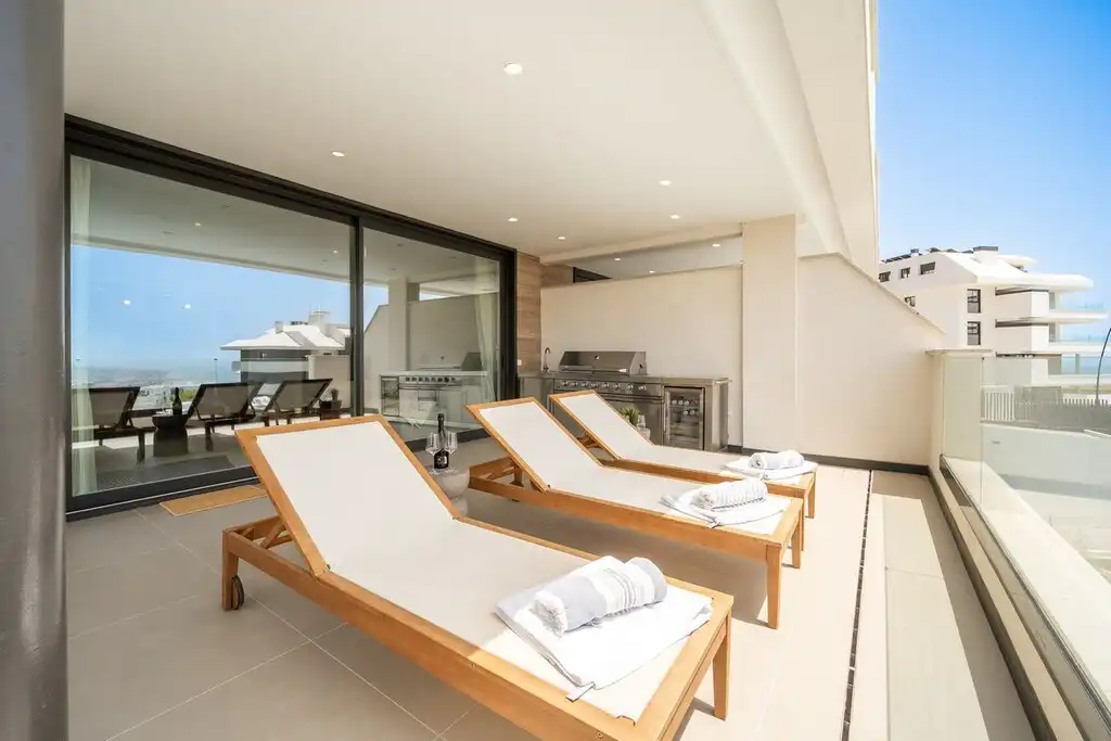 Apartment with pool for sale in El Higuerón
