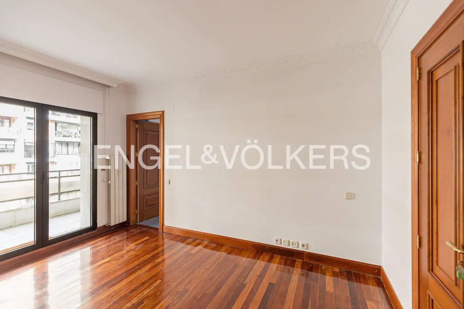 Flat for rent in Madrid  with Air Conditioner, Heating and Private garden