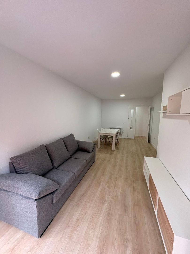 Living room of Flat to rent in Yuncler  with Storage room, Furnished and Oven