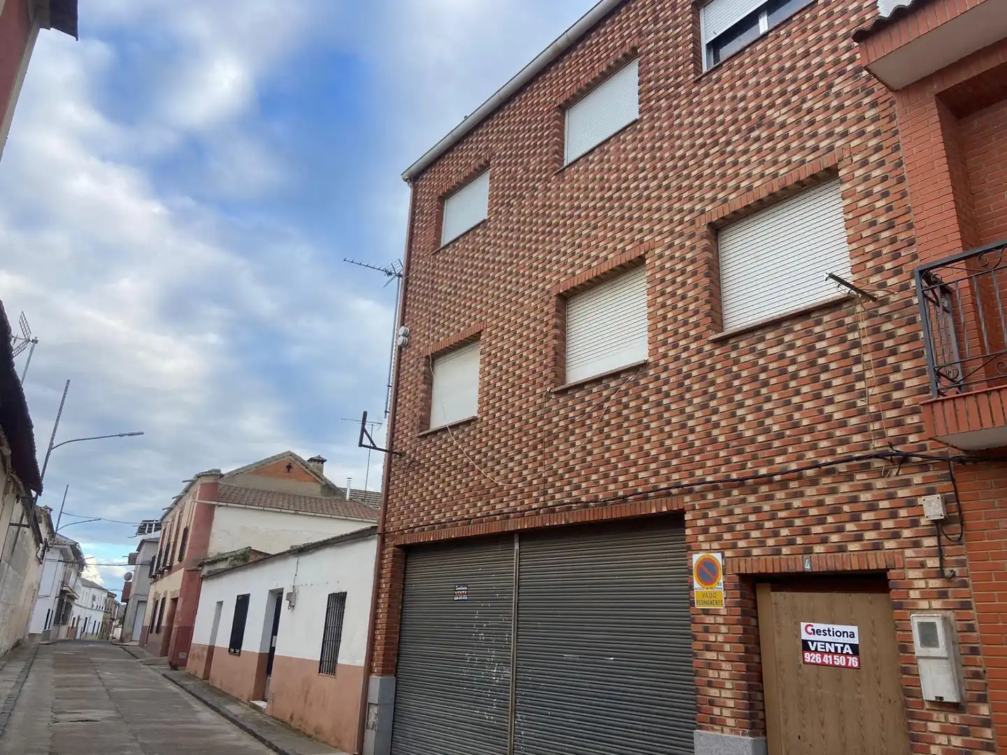 Außenansicht von Einfamilien-Reihenhaus zum Verkauf in Alcolea de Calatrava mit Abstellraum