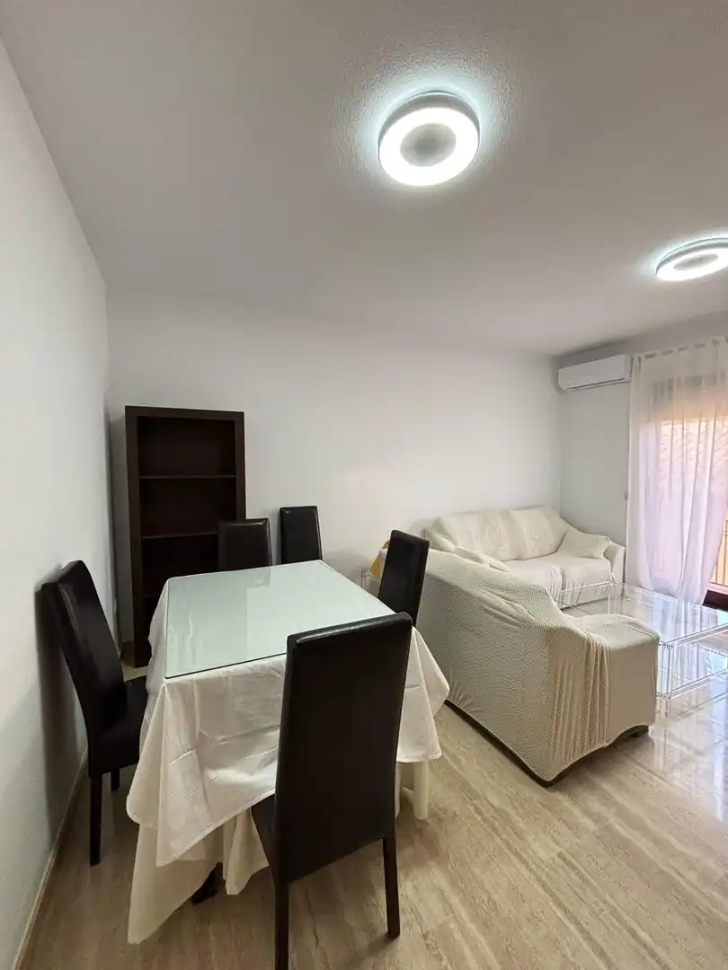 Wohnzimmer von Wohnung zur Miete in Valdepeñas