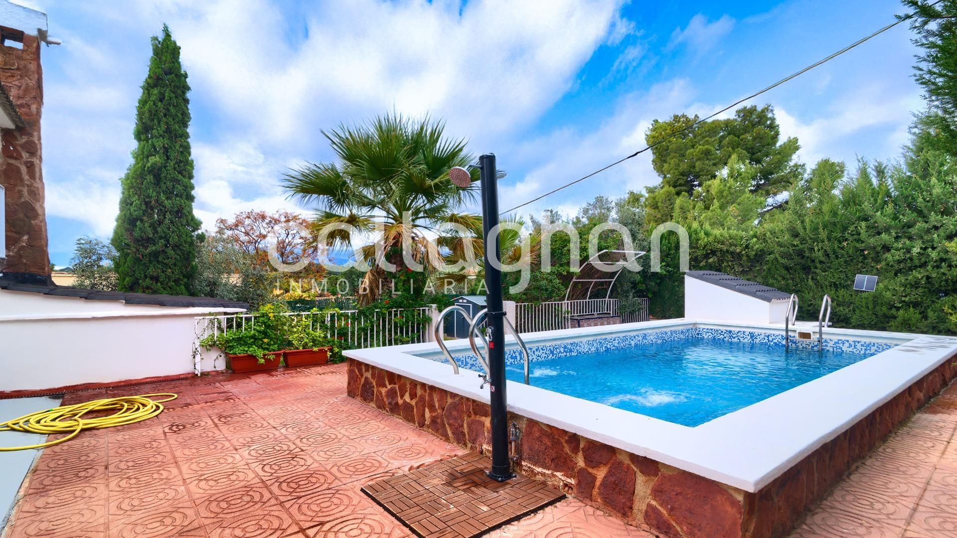 Exterior view of House or chalet for sale in Pedralba  with Air Conditioner, Private garden and Terrace