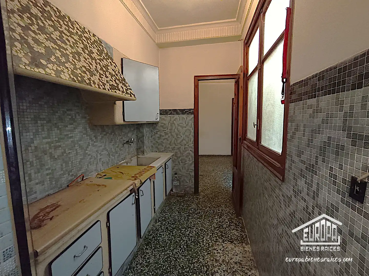 Küche von Einfamilien-Reihenhaus zum Verkauf in Massanassa mit Terrasse und Gemeinschaftspool