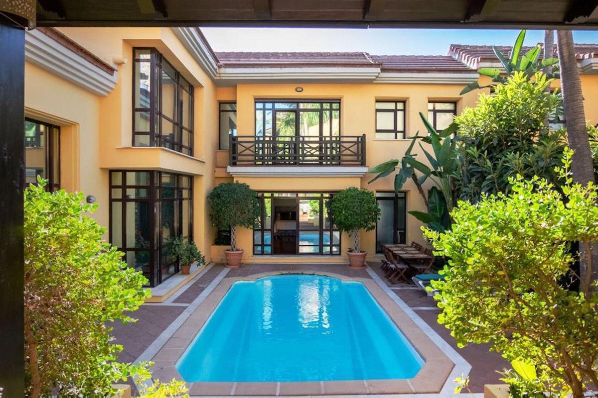 Swimming pool of House or chalet to rent in Marbella  with Private garden, Terrace and Swimming Pool