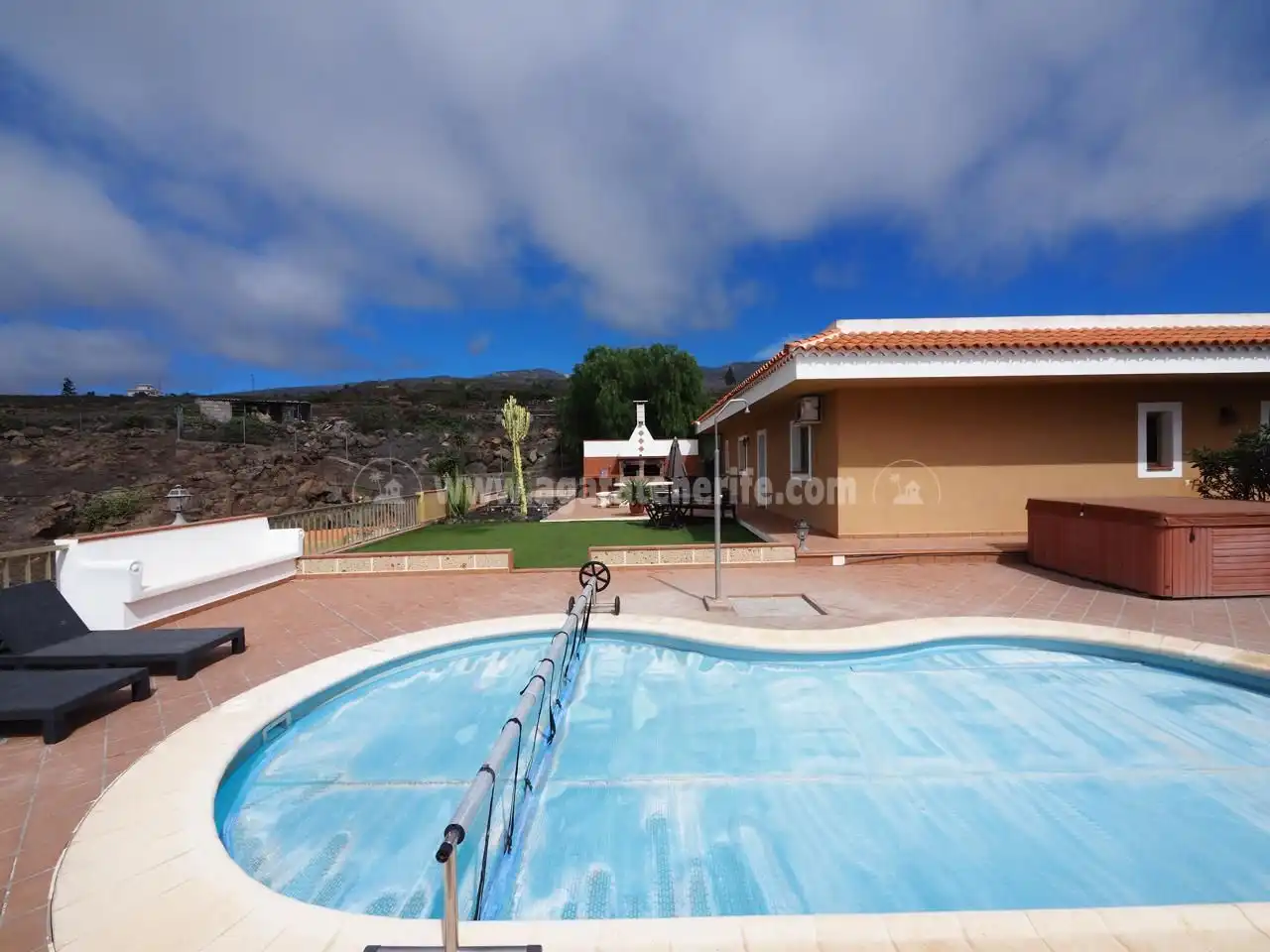 Country homes for sale in Casco Urbano
