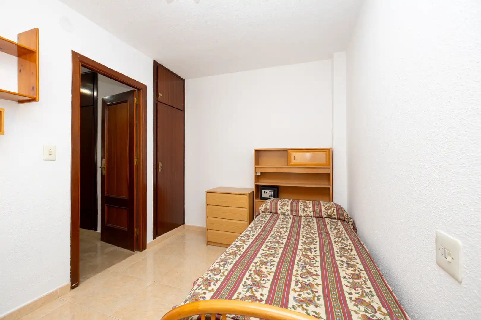 Habitación de Piso de alquiler en Granada con Aire acondicionado, Calefacción y Terraza
