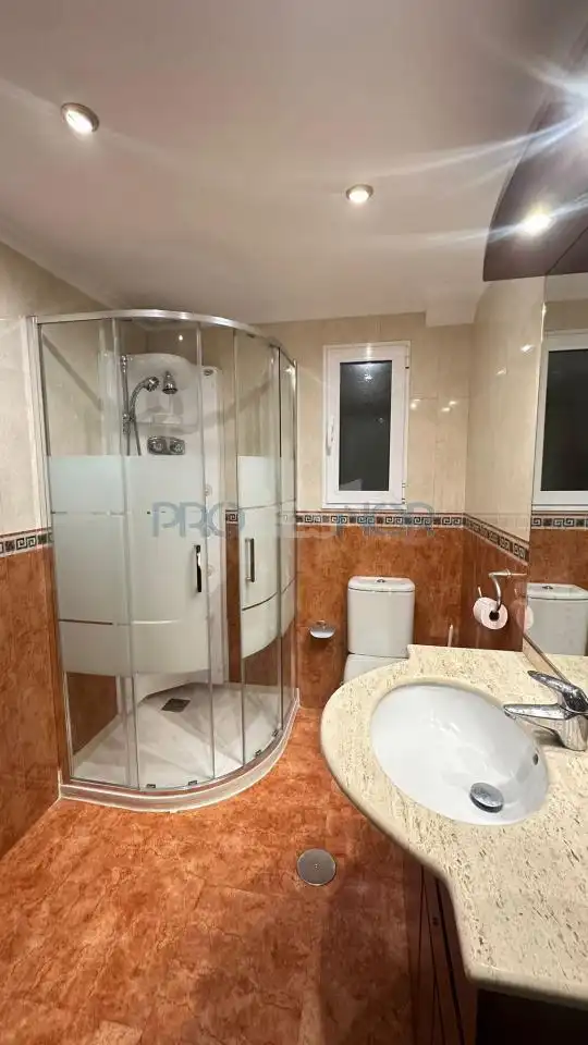 Baño de Piso en venta en León Capital  con Calefacción, Terraza y Amueblado