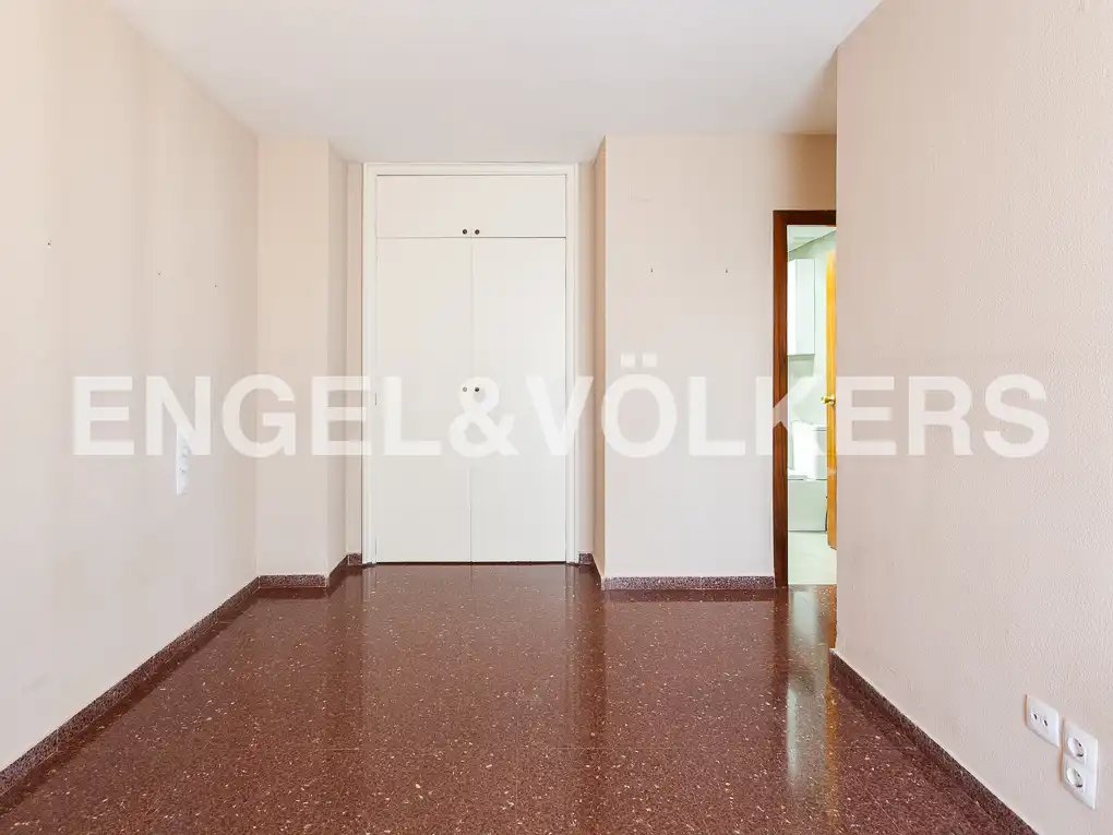Flat for rent in Valencia  with Air Conditioner, Heating and Terrace