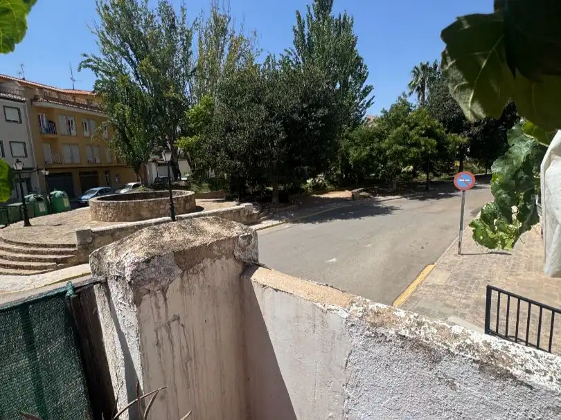 Vista exterior de Casa o xalet en venda en Ayora amb Terrassa