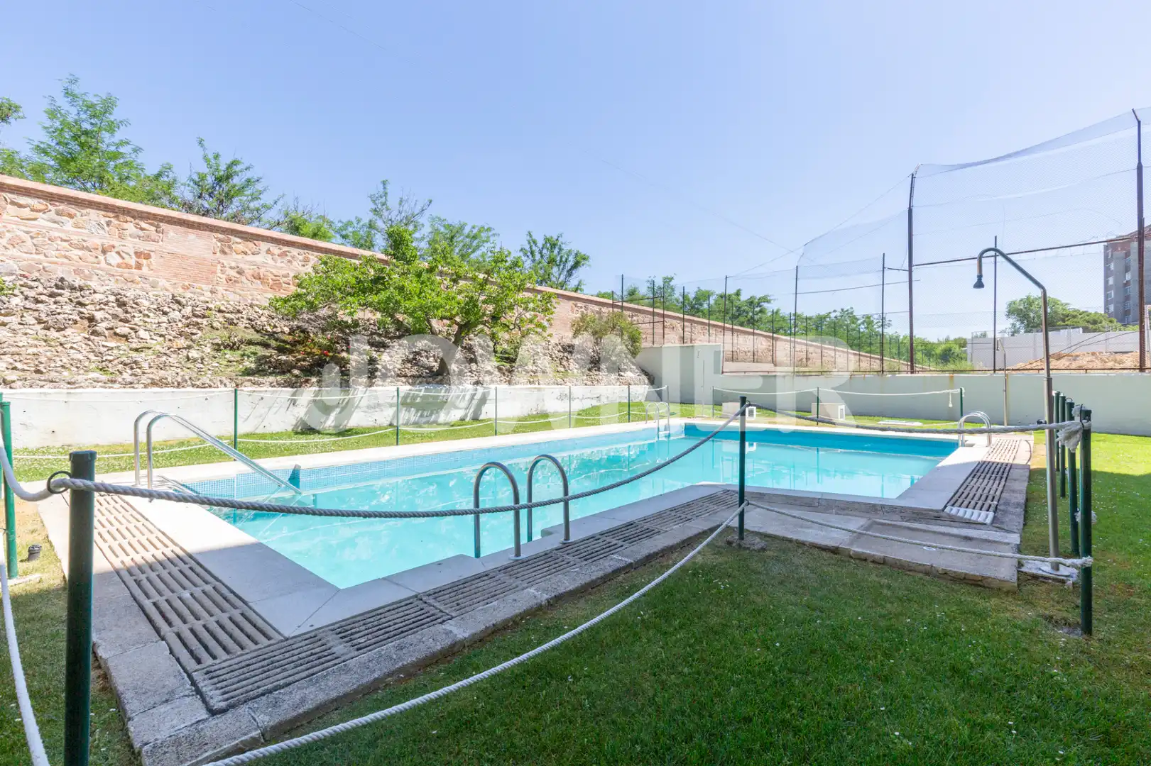 Swimming pool of Flat for rent in Madrid  with Air Conditioner, Heating and Terrace