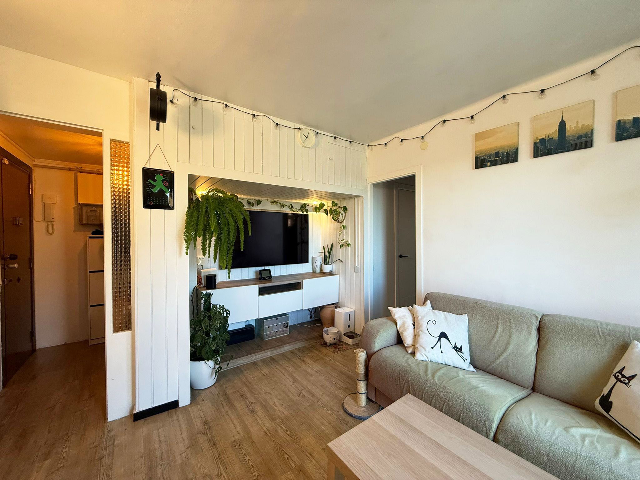 Living room of Flat for sale in  Barcelona Capital  with Heating and Balcony