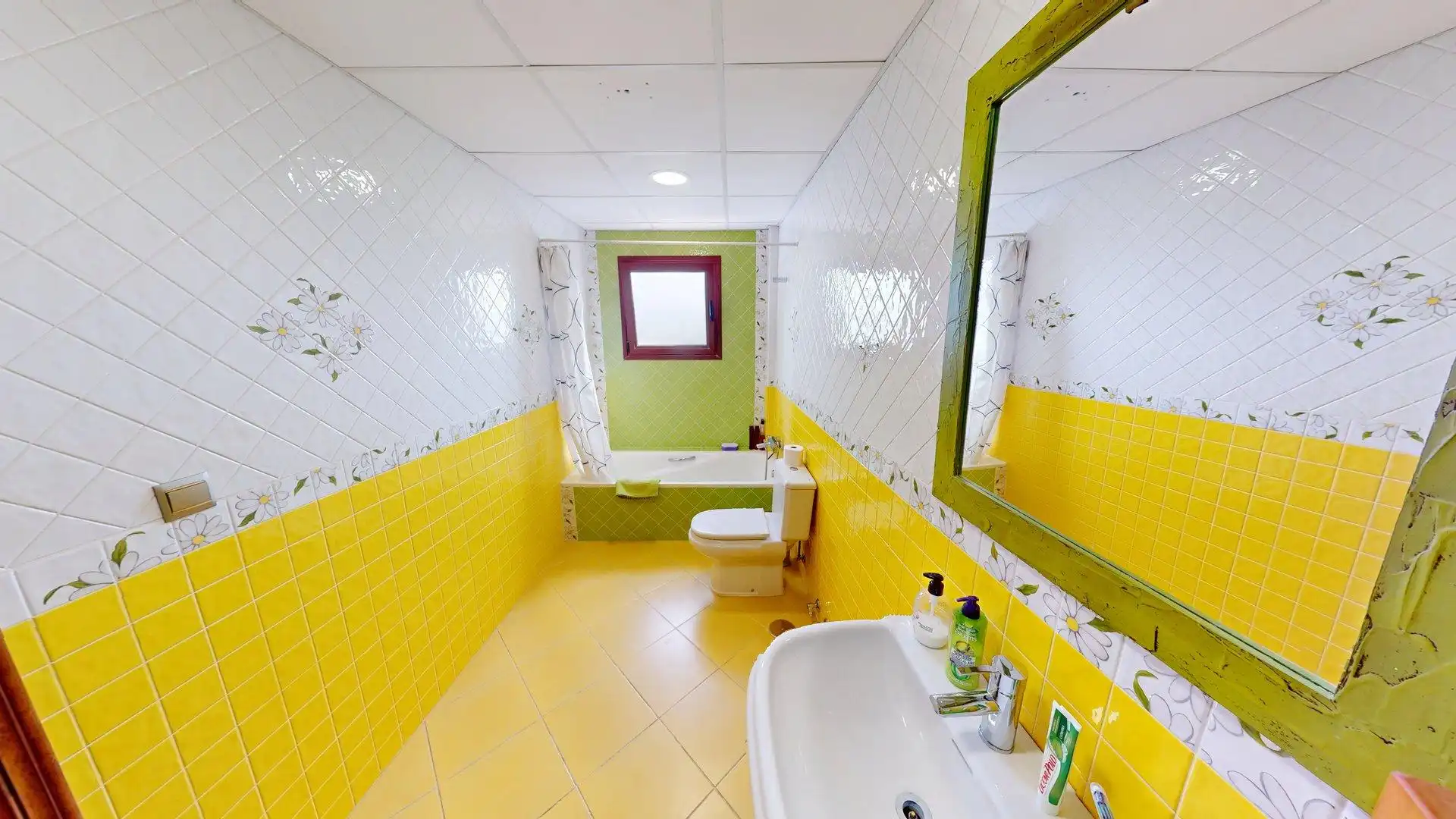 Bathroom of Houses for sale in Colmenar  with Air Conditioner, Heating and Private garden