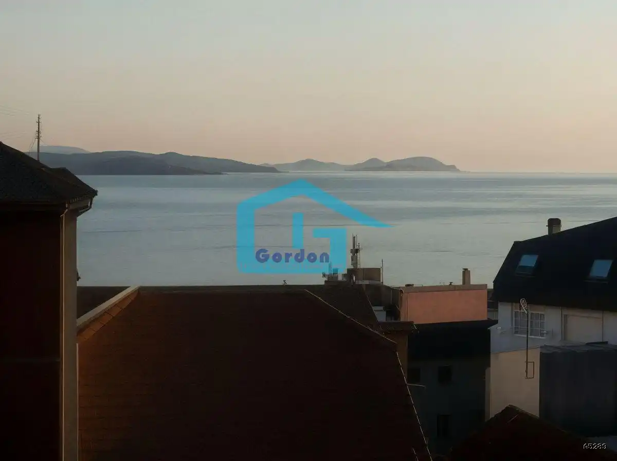 Piso con ascensor en venta en Sanxenxo pueblo