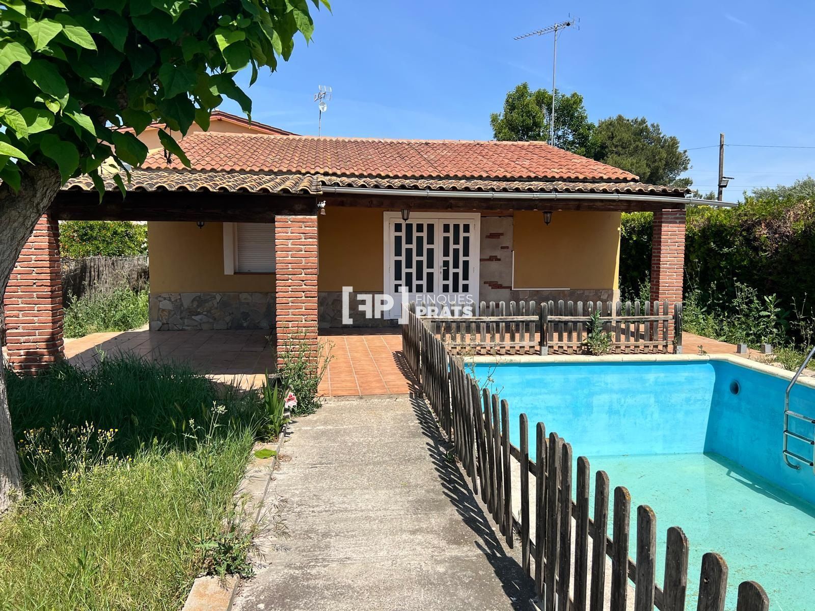 Vista exterior de Casa o xalet en venda en Alcoletge amb Terrassa, Traster i Piscina