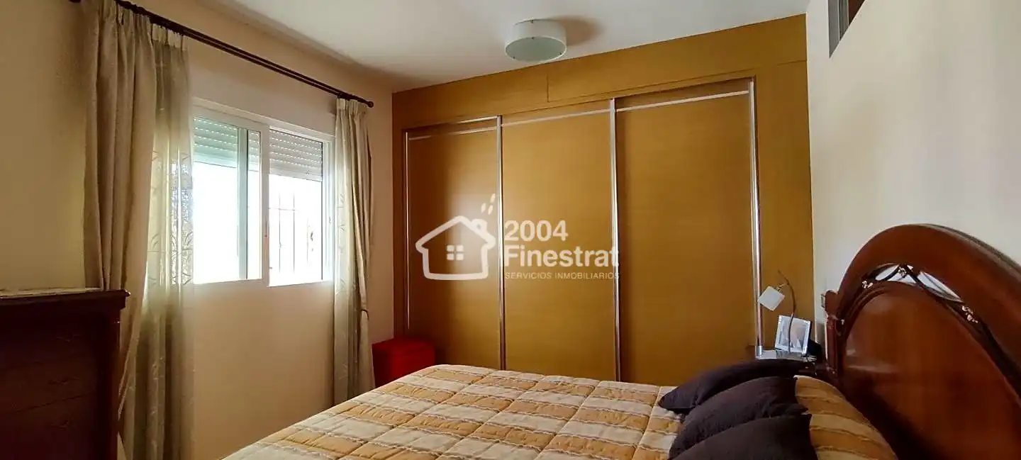 Dormitori de Casa o xalet en venda en Finestrat amb Aire condicionat, Terrassa i Piscina
