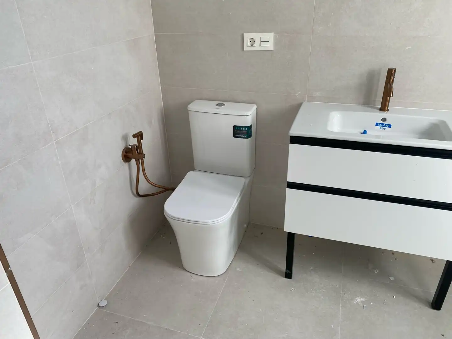 Badezimmer von Dachboden zum Verkauf in Armilla mit Klimaanlage, Heizung und Terrasse