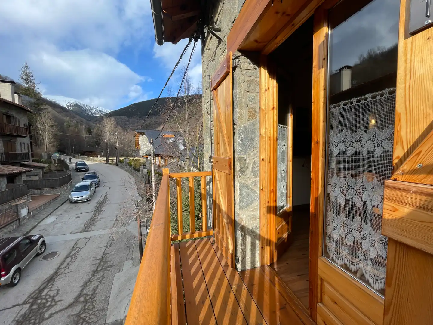 Vista exterior de Àtic en venda en Setcases amb Calefacció, Parquet i Traster