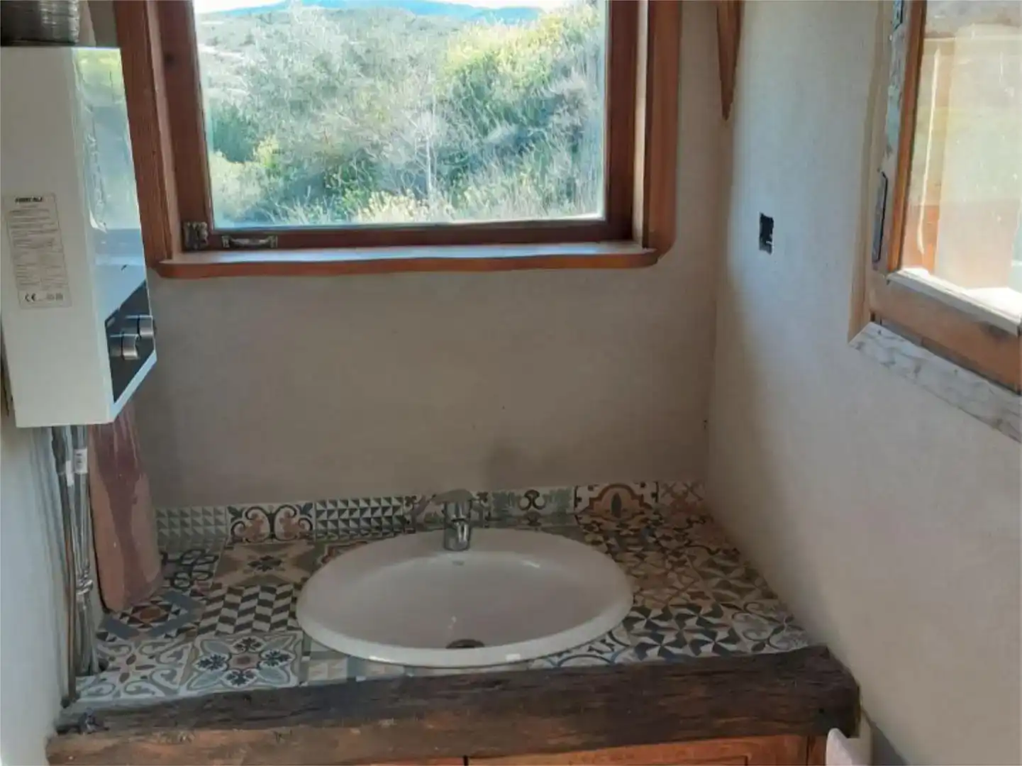 Badezimmer von Country house zum Verkauf in Caspe mit Schwimmbad und Balkon