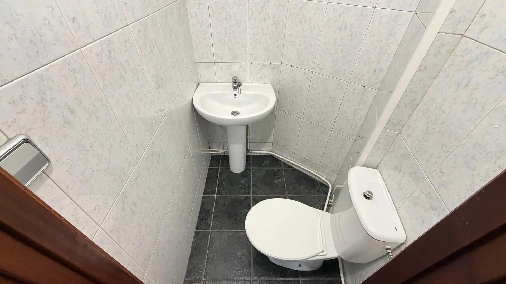Bathroom of Flat for sale in Vigo   with Heating, Terrace and Balcony