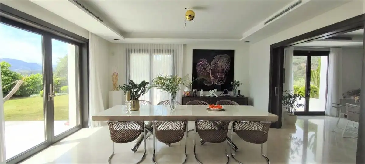 Comedor de Casa o chalet en venta en Benahavís con Aire acondicionado, Jardín privado y Terraza