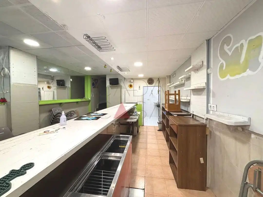 Local comercial en venta en Castilla - Hermida, imagen 3