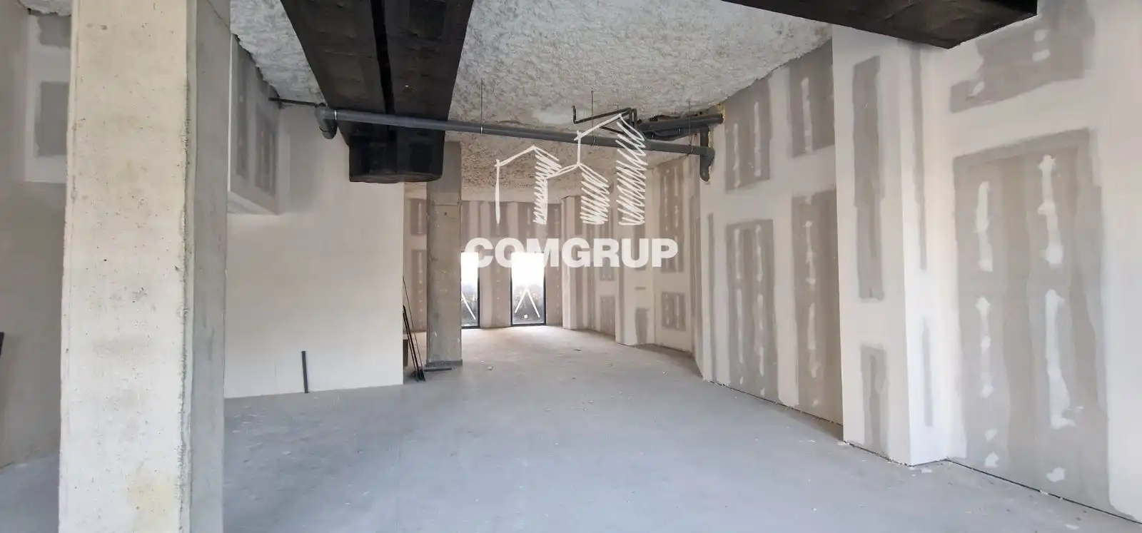 Commercial properties for sale in CLARA CAMPOAMOR, Llevant