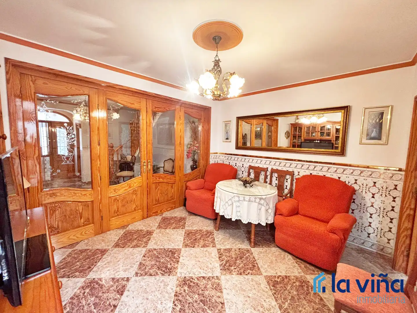 Sala de estar de Casa o chalet en venta en Encinas Reales con Terraza, Trastero y Amueblado