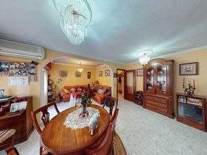 Sala d'estar de Pis en venda en Alicante / Alacant amb Aire condicionat i Moblat