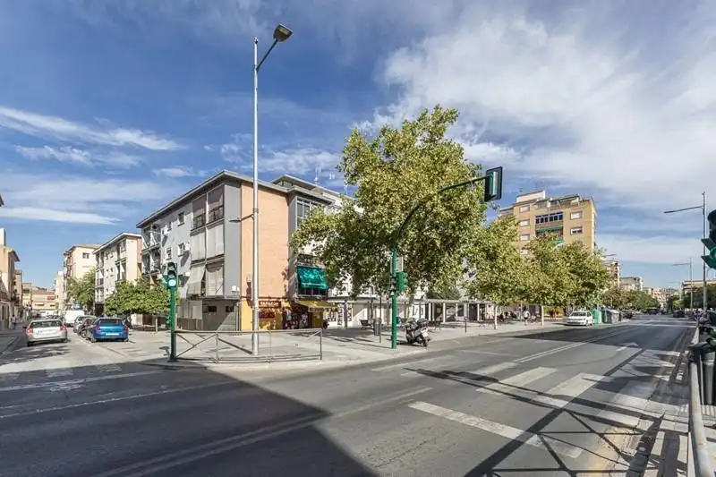 Vista exterior de Piso en venta en Granada con Terraza