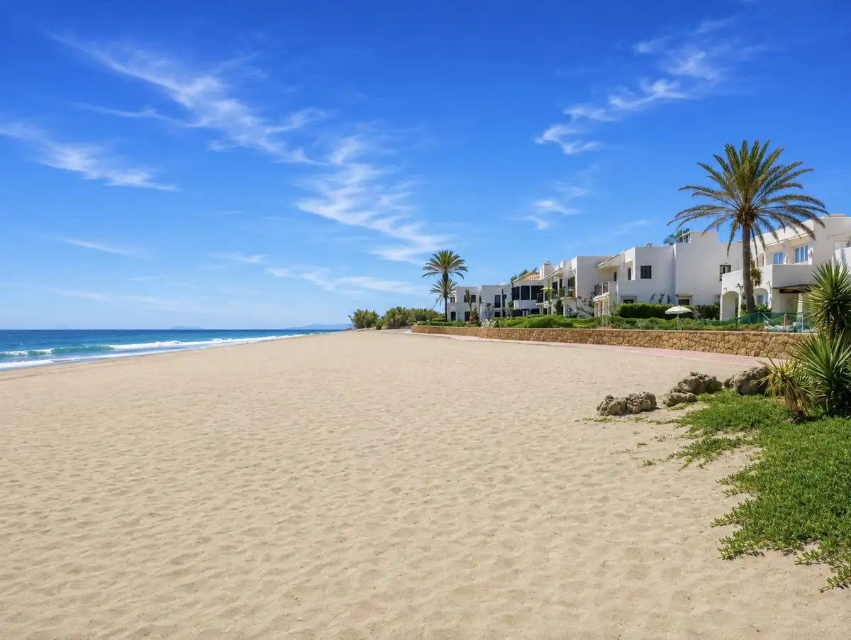 Exterior view of Houses for sale in Estepona  with Air Conditioner, Private garden and Terrace