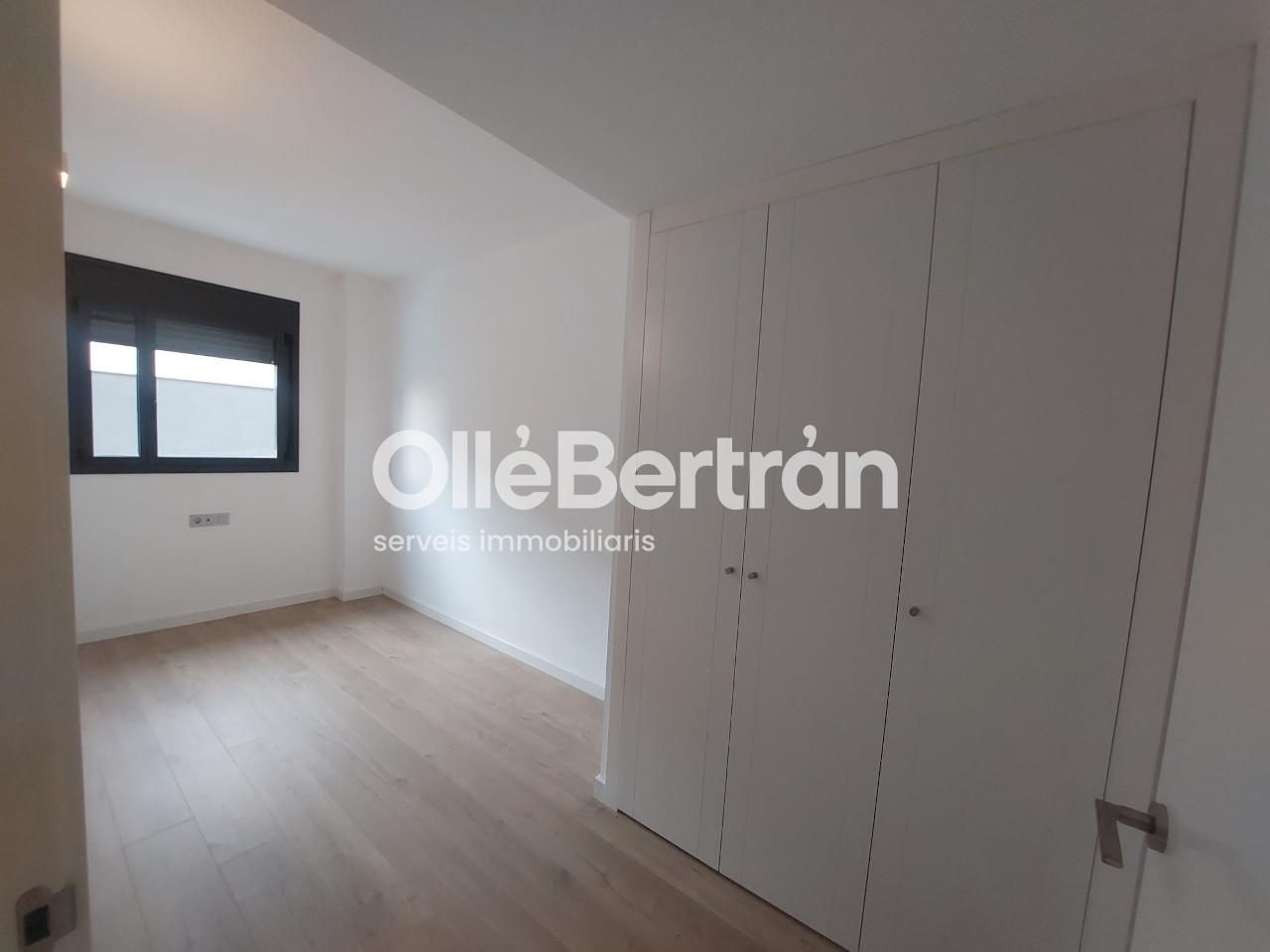 Bedroom of Flat to rent in Badalona