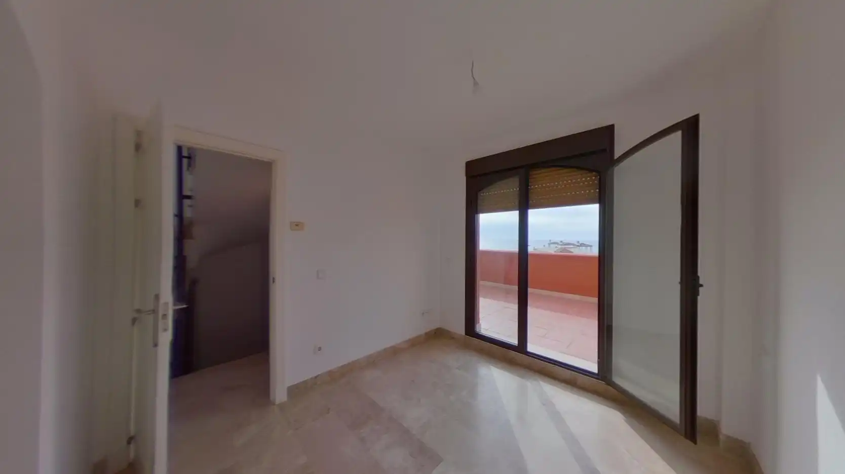 Habitación de Ático en venta en Estepona con Trastero y Piscina
