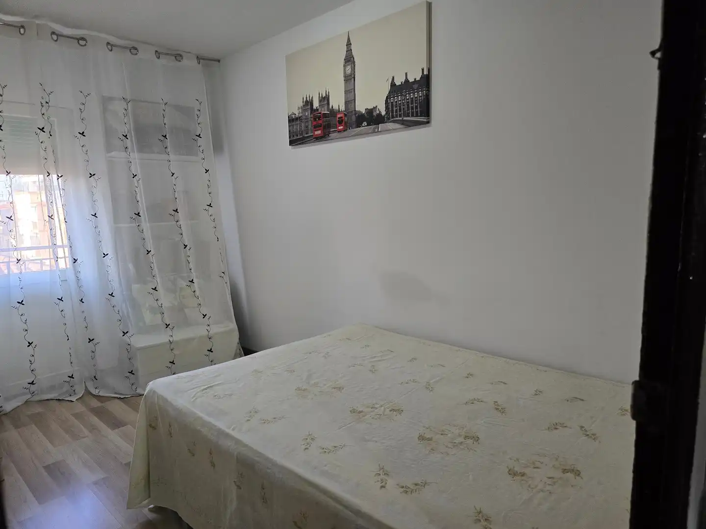 Dormitori de Pis en venda en Zaragoza amb Aire condicionat, Moblat i Balcó