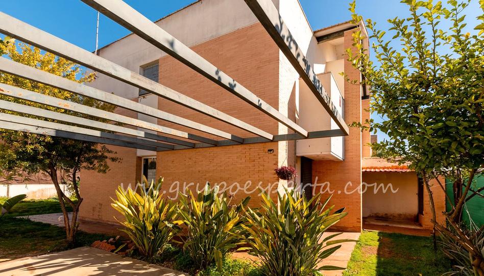 Foto 1 de Casa adosada en venda a Calle Moscatel, 13, Loreto, Sevilla