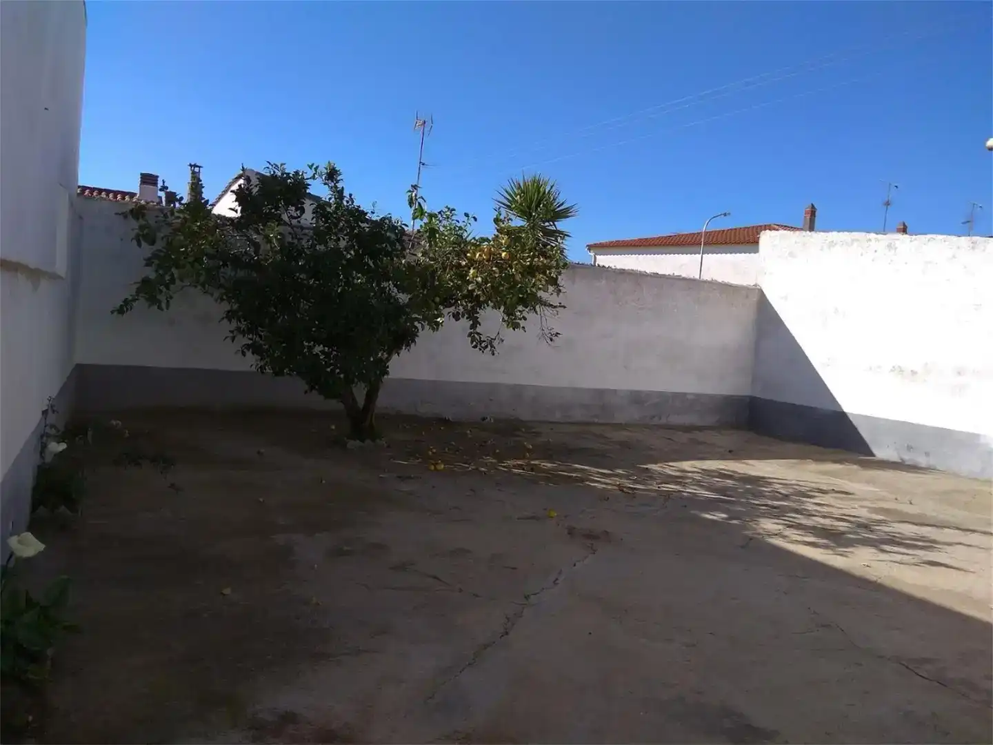 Jardín de Local en venta en Puebla de Sancho Pérez con Aire acondicionado