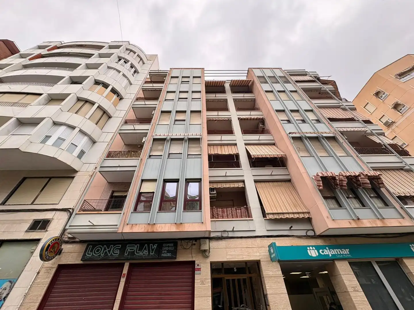 Vista exterior de Piso en venta en Crevillent con Terraza, Balcón y Internet