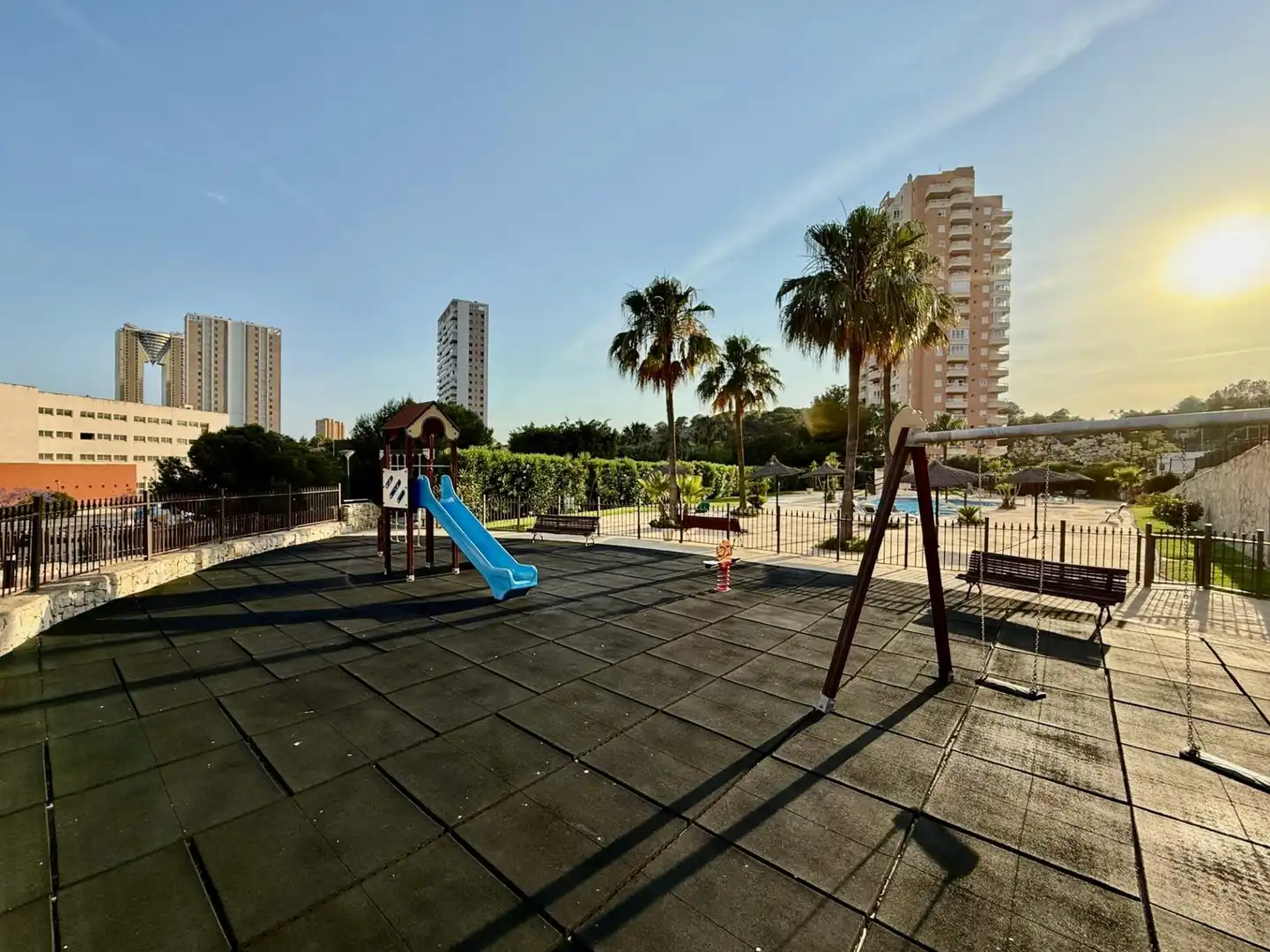 Apartamento con piscina en venta en Via Parque, imagen 25