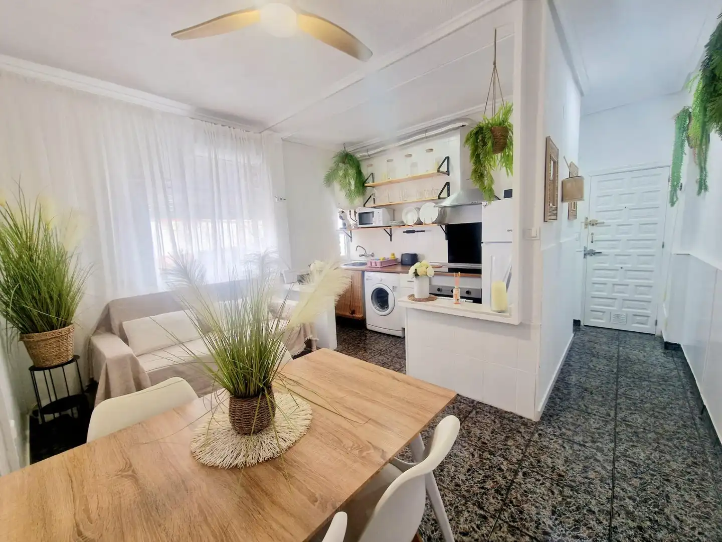 Cuina de Apartament en venda en Águilas amb Aire condicionat, Calefacció i Moblat