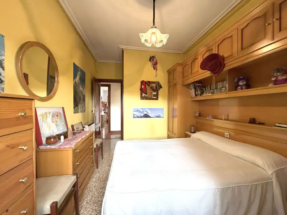 Schlafzimmer von Wohnung zum Verkauf in Vitoria - Gasteiz mit Heizung, Parkett und Terrasse