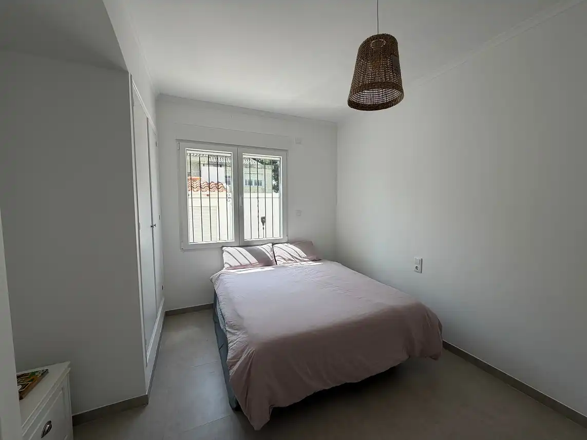 Dormitori de Casa o xalet en venda en Santa Pola amb Aire condicionat, Jardí privat i Piscina