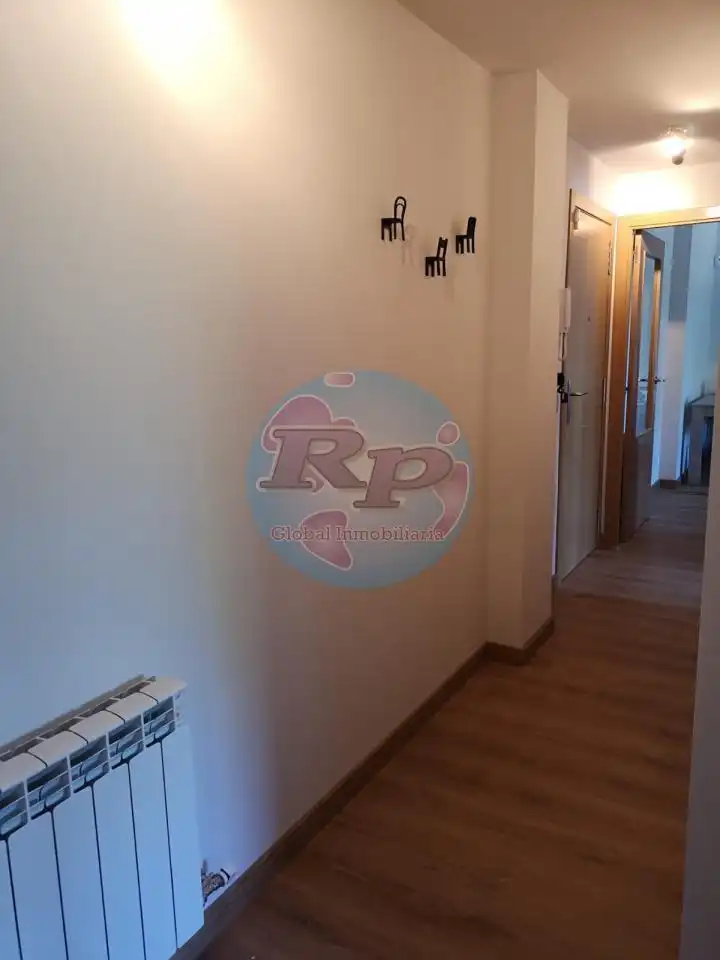 Apartamento de alquiler en Valverde de la Virgen con Calefacción, Parquet y Terraza