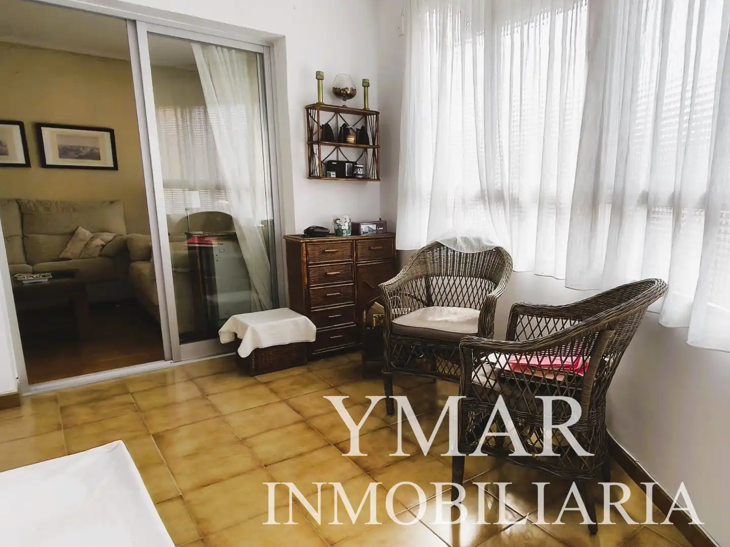 Living room of Flat for sale in Móstoles  with Air Conditioner, Heating and Parquet flooring